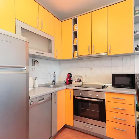 Lovely In With Wifi Apartman Makarska